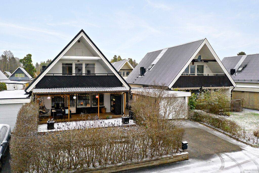 bygge av friggebod 15 kvm brunna upplands bro kungsangen.jpg