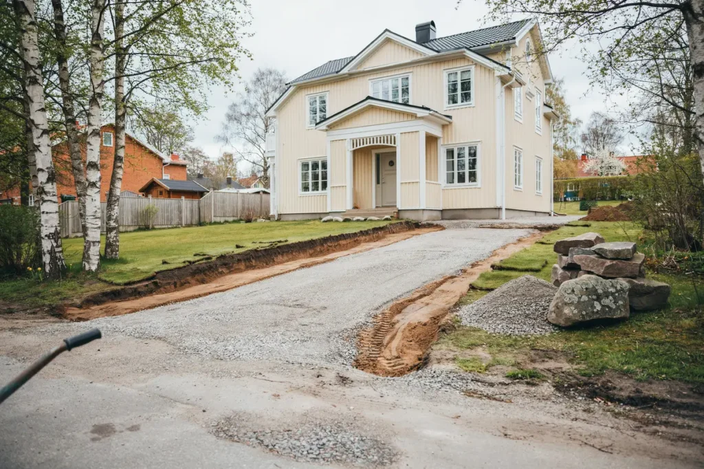 markarbete f r villa gare s skapar du en stabil grund f r uppfart tr dg rd och framtida byggprojekt